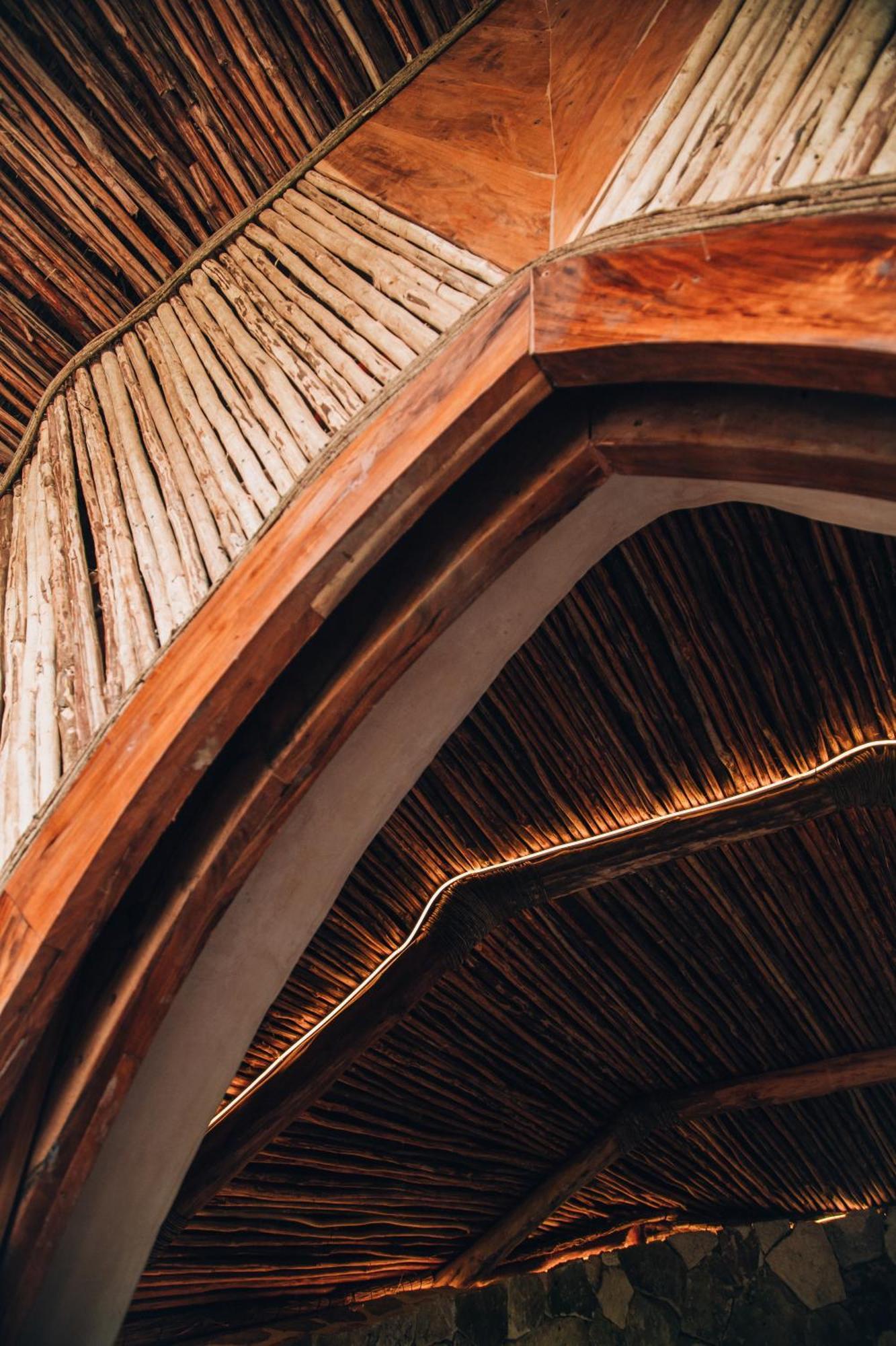 Ikal Tulum Hotel Exterior foto The ceiling of the main hall