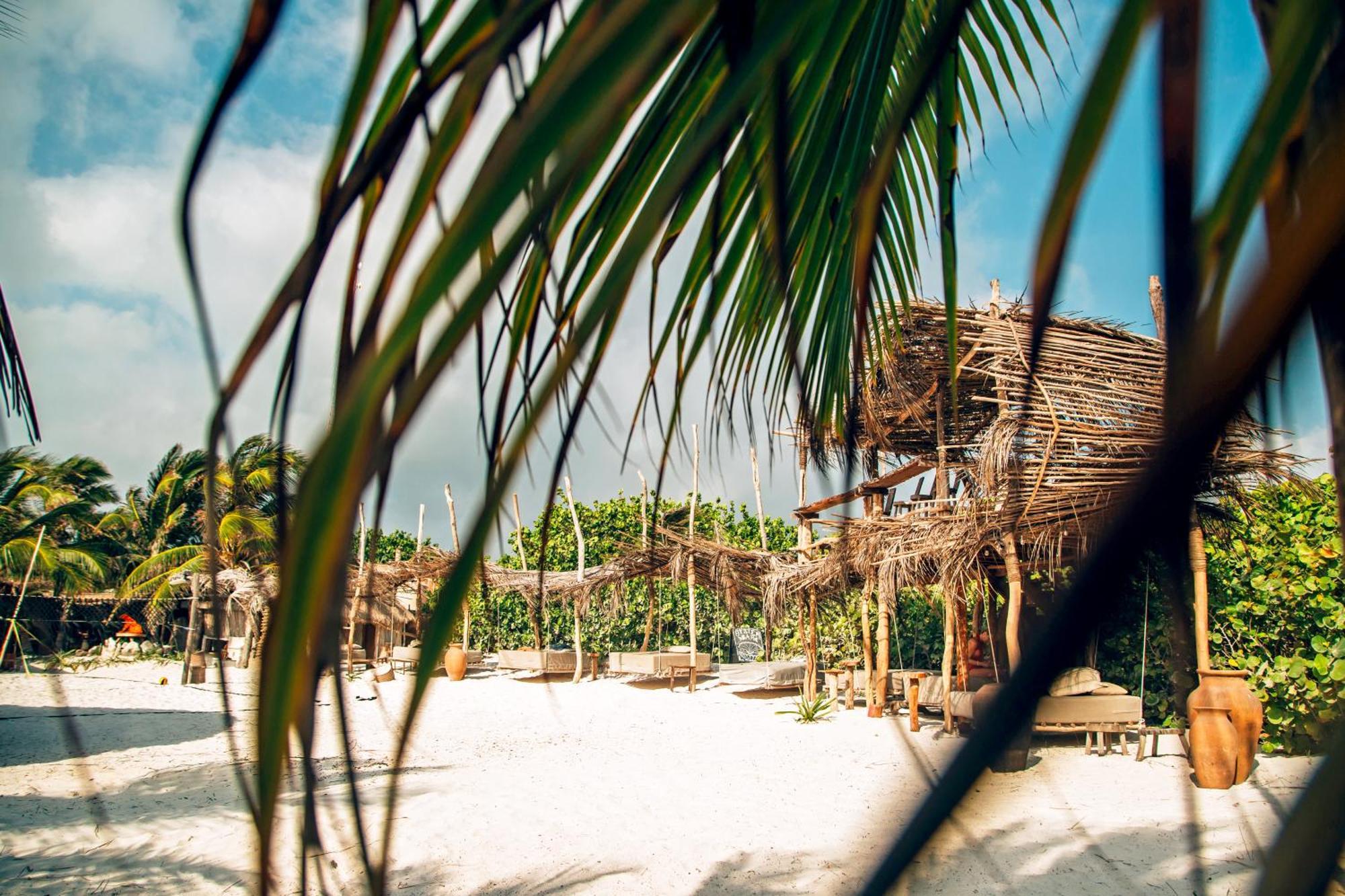 Ikal Tulum Hotel Exterior foto A beach hut at the resort